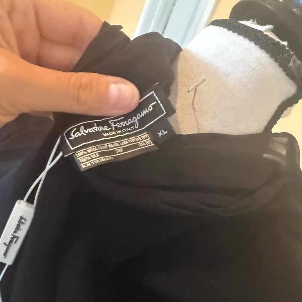 Salvatore Ferragamo Elegant Black Sweater - Picture 2 of 7